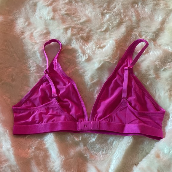 Dream Fit Plunge Bralette - ULTRA-SOFT RE:PLAY - Picture 10 of 11